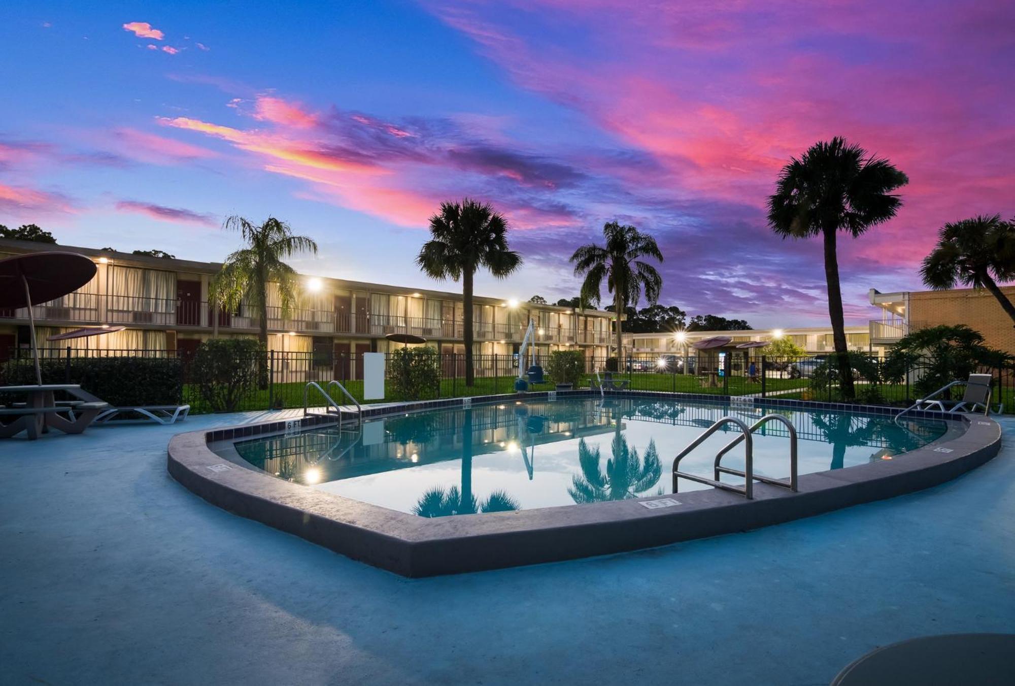 Red Roof Inn Vero Beach - I-95 ภายนอก รูปภาพ